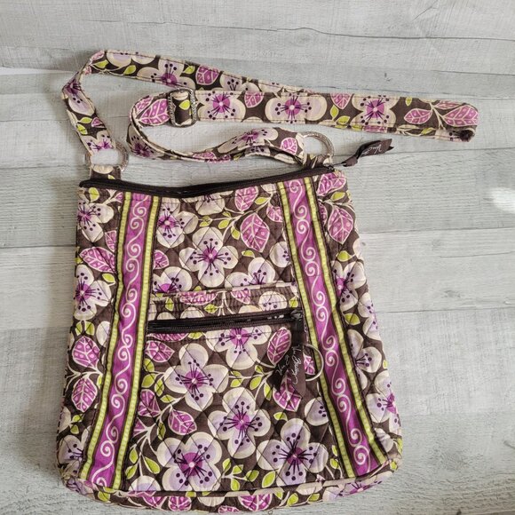 Vera Bradley Floral Crossbody Bag Quilted Cotton Adjustable Strap Zipper Pocket - Picture 2 of 7
